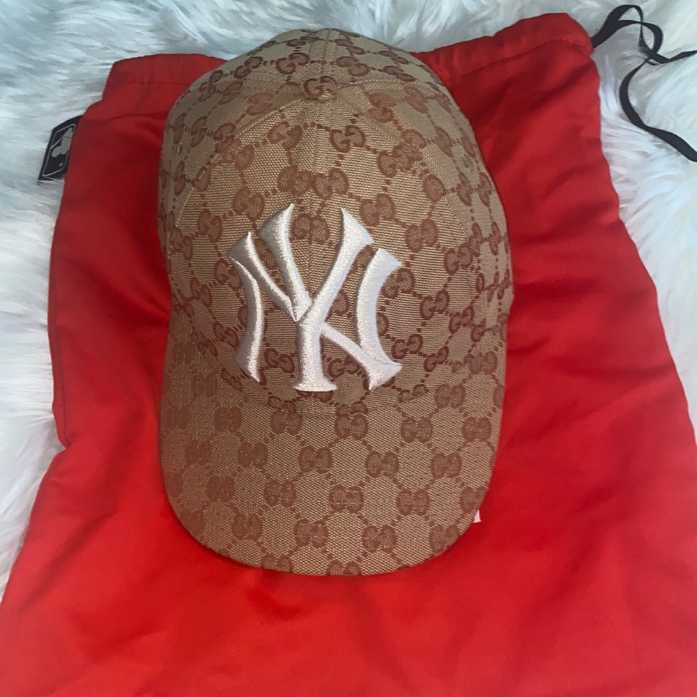 Gucci NY hat